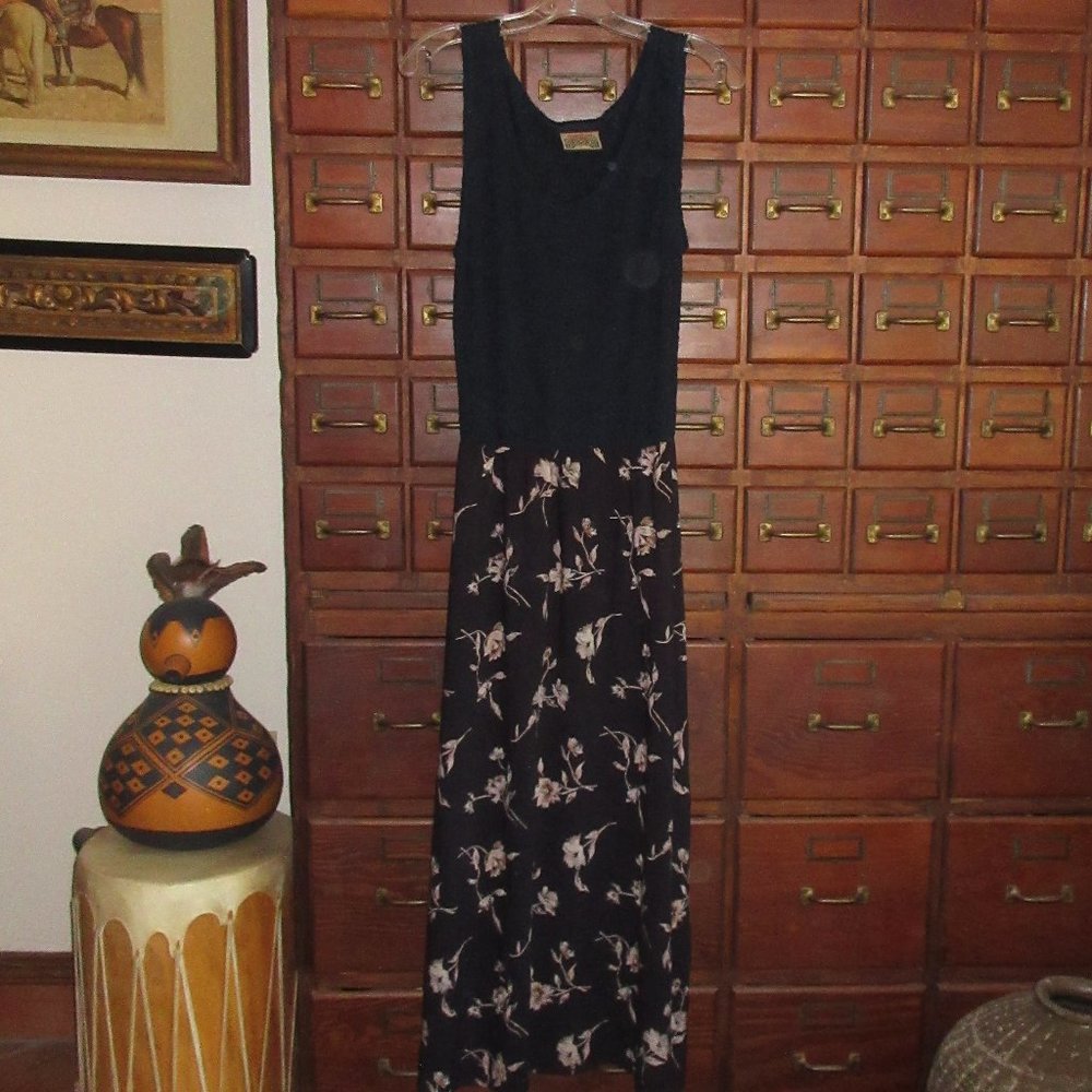 Navy Floral Maxi Dress by VINTAGE BLUE Medium